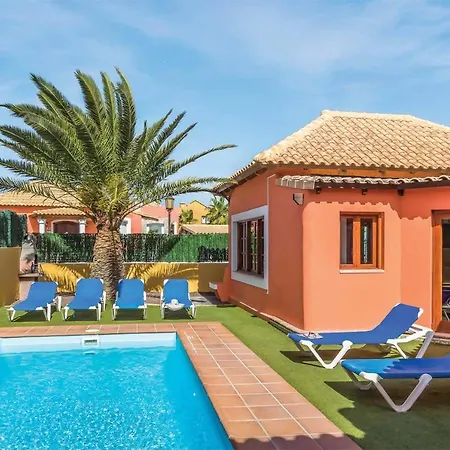 Sleeps 4 Pool Air Con Wifi Villa Corralejo