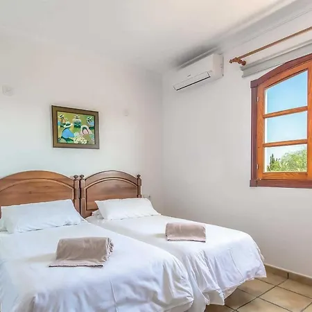 Sleeps 4 Pool Air Con Wifi * Corralejo